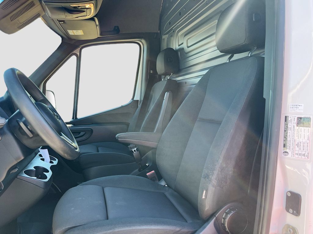 Used 2024 Mercedes-Benz Sprinter 3500 image 19