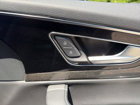 Used 2019 Audi Q7 3.0T Prestige w/ Prestige Package AWD/4WD image 17