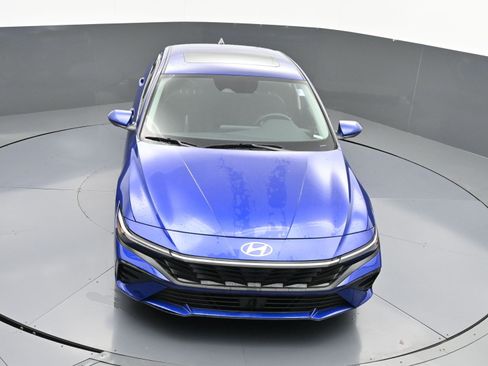 Used 2024 Hyundai Elantra SEL w/ Convenience Package image 31