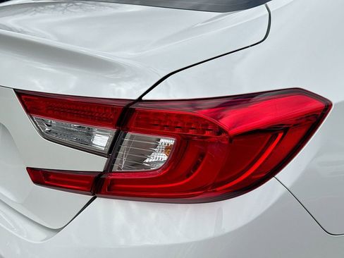 Used 2020 Honda Accord EX image 34