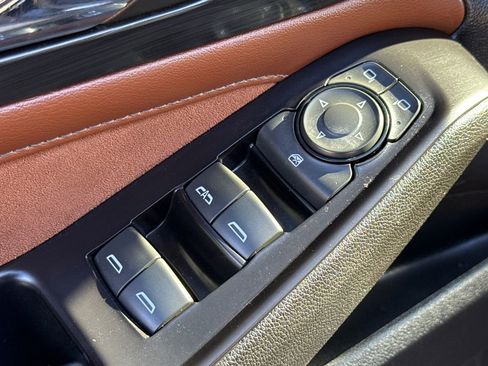 Used 2018 Chevrolet Traverse High Country image 22