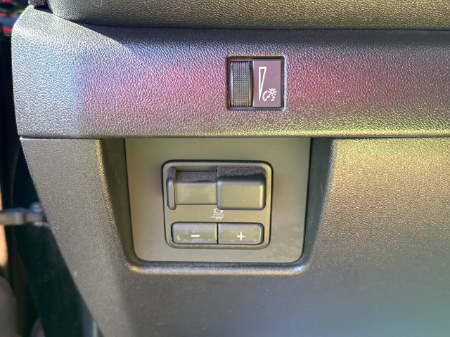 Used 2023 Chevrolet Colorado Trail Boss w/ Technology Package AWD/4WD image 36
