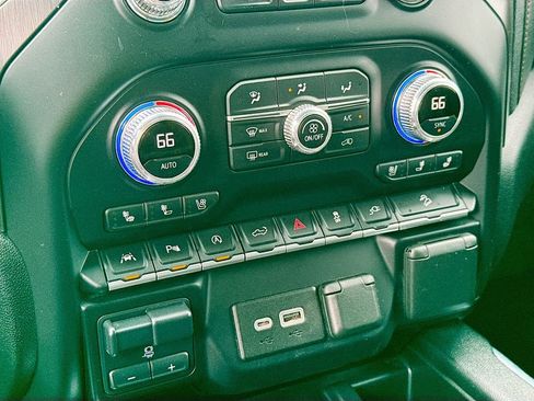 Used 2021 GMC Sierra 1500 AT4 w/ AT4 Premium Package image 18