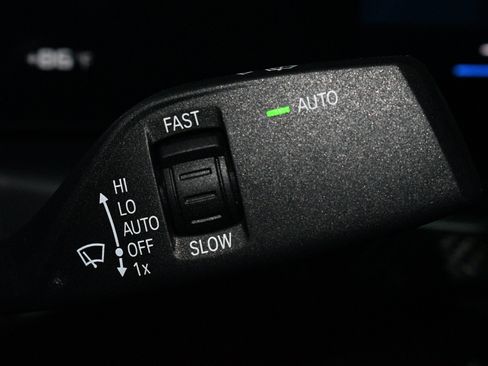 Used 2025 BMW M2 w/ Lighting Package RWD image 28