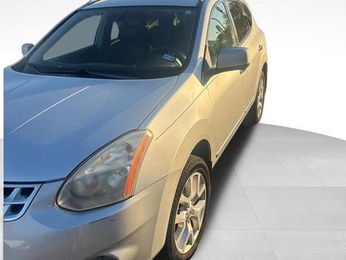 Used 2012 Nissan Rogue SL AWD/4WD image 2