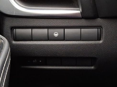 Used 2023 Nissan Rogue SV image 23