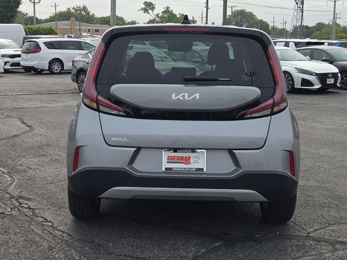 Used 2025 Kia Soul LX w/ LX Technology Package FWD image 16