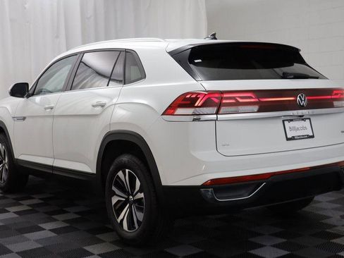 Used 2025 Volkswagen Atlas Cross Sport SE image 13