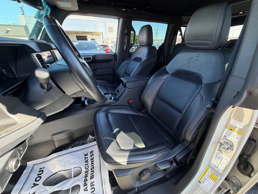 Certified 2025 Ford Bronco Badlands w/ Sasquatch Package AWD/4WD image 15