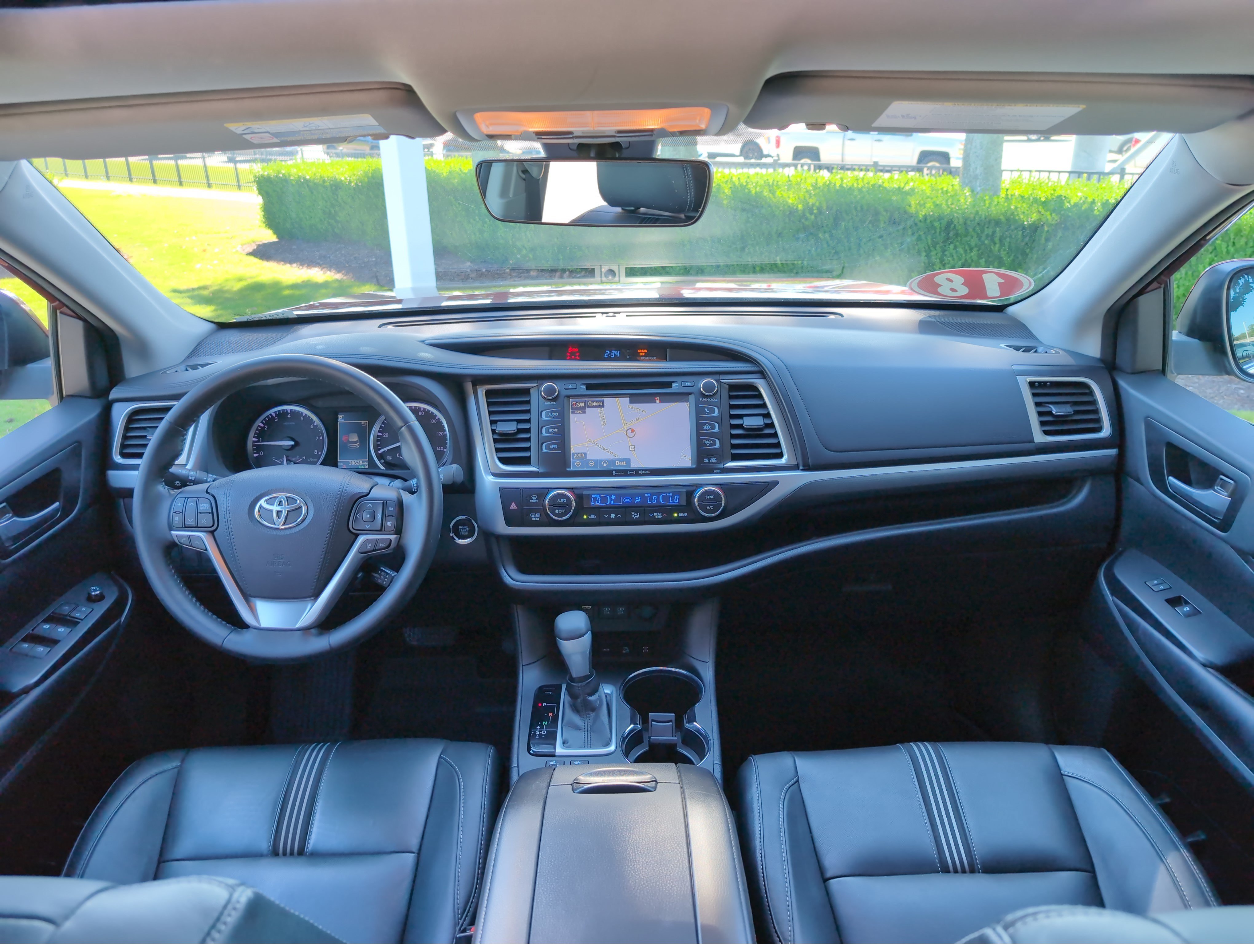 Used 2018 Toyota Highlander SE AWD/4WD image 29