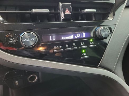 Used 2022 Toyota Camry LE FWD image 27