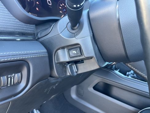 Used 2024 RAM 2500 Limited image 25