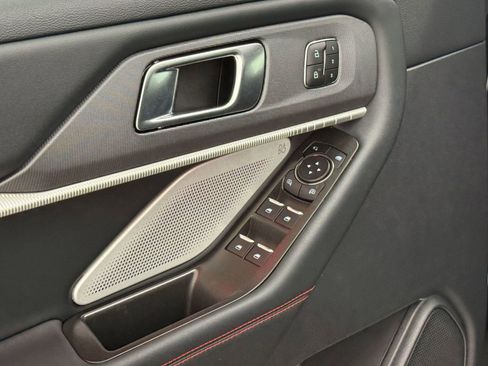 Certified 2025 Ford Explorer ST image 28