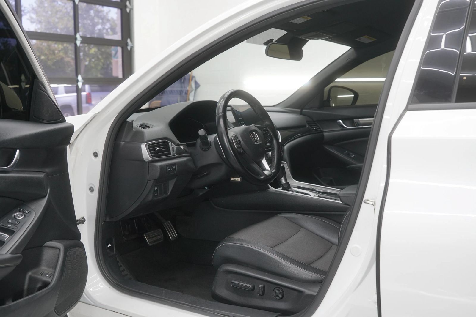 Used 2020 Honda Accord Sport image 19