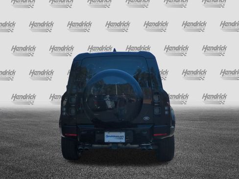 Used 2023 Land Rover Defender 110 V8 image 9