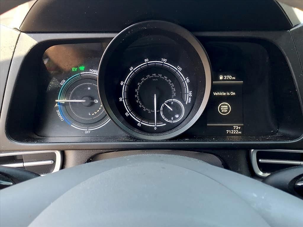 Used 2023 Hyundai Elantra Blue FWD image 12