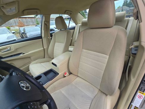 Used 2016 Toyota Camry LE FWD image 21