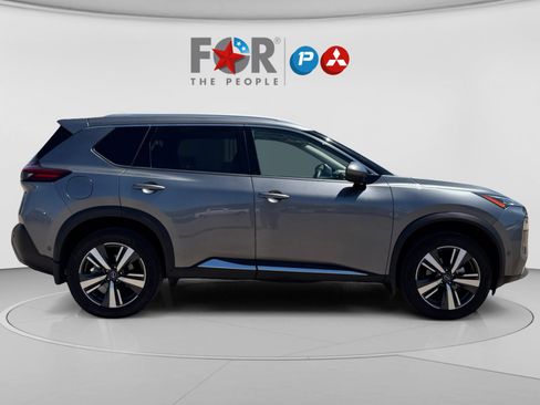 Used 2023 Nissan Rogue SL w/ SL Premium Package FWD image 6