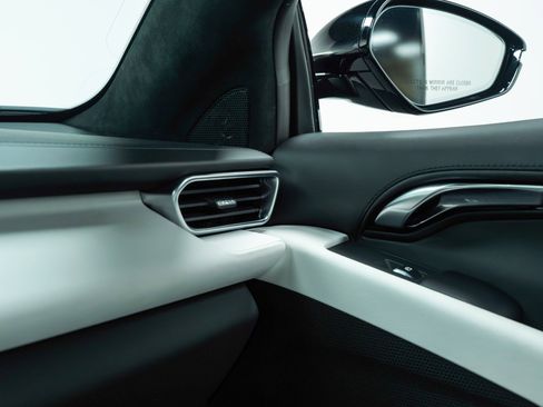 New 2025 Lotus Emira image 33