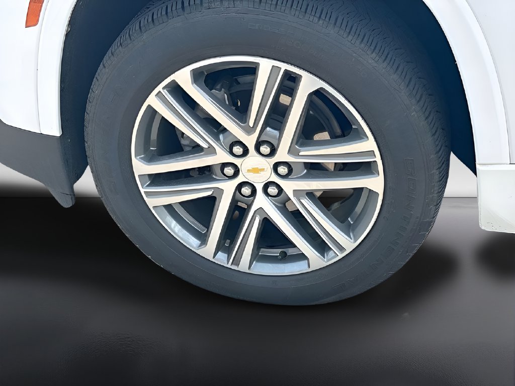 Used 2023 Chevrolet Traverse High Country w/ LPO, Floor Liner Package FWD image 33