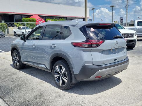 Certified 2021 Nissan Rogue SL w/ Premium Package FWD image 8