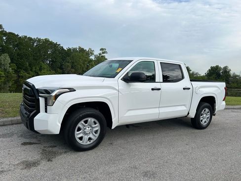 Used 2025 Toyota Tundra SR w/ SR Tow Package AWD/4WD image 2
