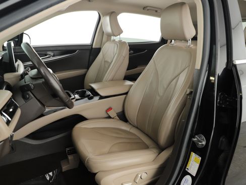 Used 2021 Lincoln Nautilus FWD w/ Equipment Group 101A image 11