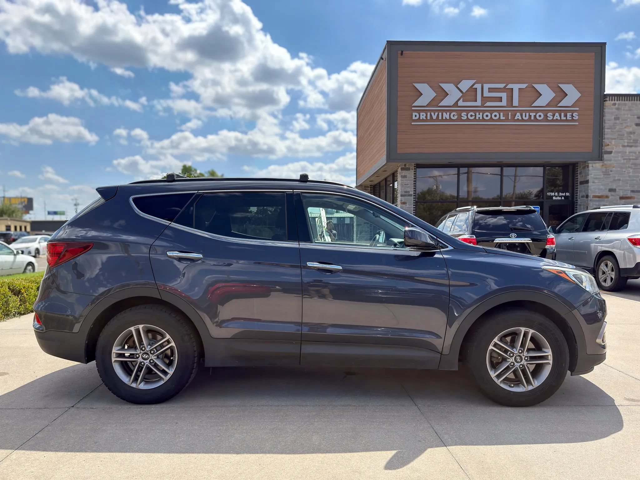 Used 2017 Hyundai Santa Fe Sport FWD image 9