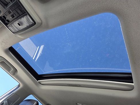 Used 2017 Toyota 4Runner SR5 Premium image 18