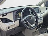 Used 2015 Toyota Sienna LE image 3