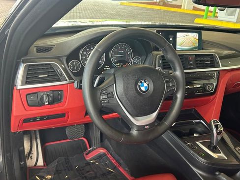 Used 2020 BMW 440i Convertible w/ M Sport Package RWD image 30