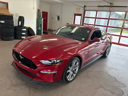 Used 2022 Ford Mustang GT Premium w/ Equipment Group 401A RWD image 5