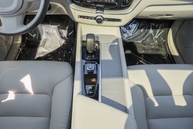 Used 2024 Volvo XC60 T8 Plus w/ Protection Package Premier AWD/4WD image 30