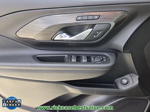 Used 2023 GMC Terrain SLT w/ Tech Package FWD image 24