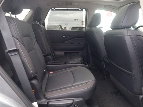 New 2026 Nissan Pathfinder SL w/ SL Premium Package AWD/4WD image 22