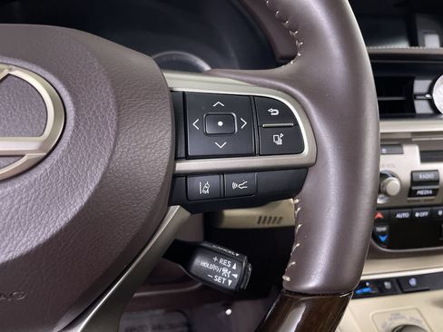 Used 2018 Lexus ES 350 w/ Navigation System Package FWD image 29