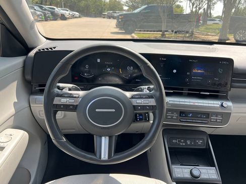 Used 2024 Hyundai Kona Limited FWD image 11