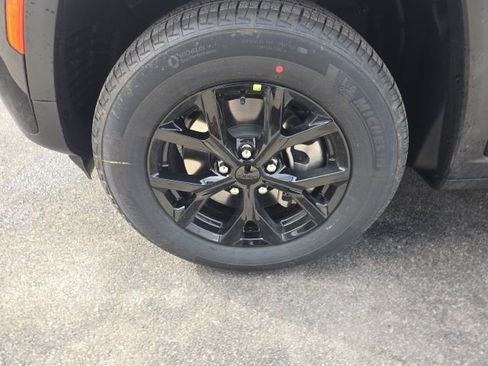 New 2026 Jeep Grand Cherokee L 4WD image 8