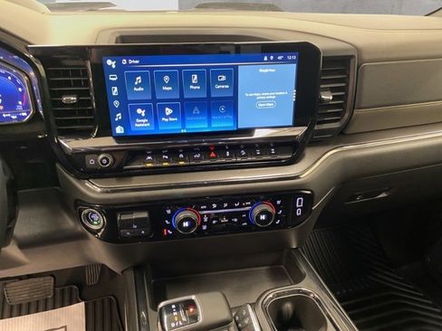 Used 2024 Chevrolet Silverado 1500 ZR2 w/ Technology Package image 9