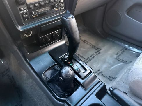 Used 2002 Toyota 4Runner SR5 AWD/4WD image 29