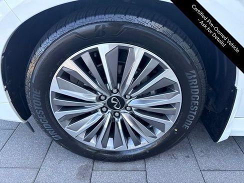 Certified 2025 INFINITI QX80 Sensory w/ Exterior Package AWD/4WD image 9
