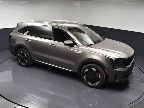 Certified 2025 Kia Sorento EX image 33