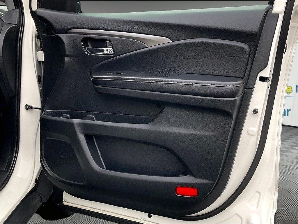 Used 2018 Honda Ridgeline RTL image 12