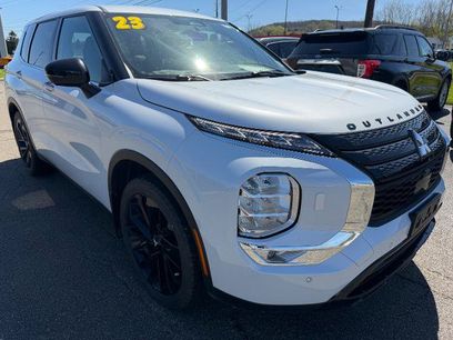 Used 2023 Mitsubishi Outlander SE