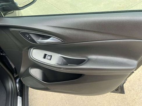 Used 2020 Buick Encore GX Essence w/ Experience Buick Package image 16