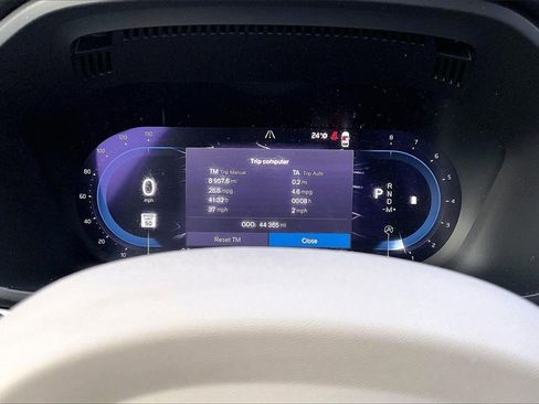 Used 2023 Volvo XC60 B5 Plus w/ Climate Package image 12