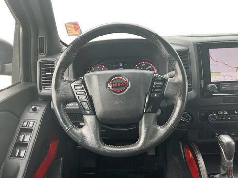 Used 2022 Nissan Frontier PRO-4X w/ Technology Package AWD/4WD image 18