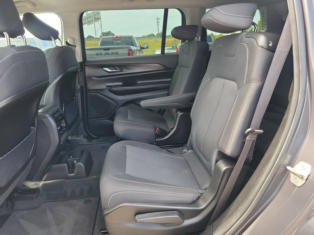 Used 2023 Jeep Grand Cherokee L Laredo AWD/4WD image 13