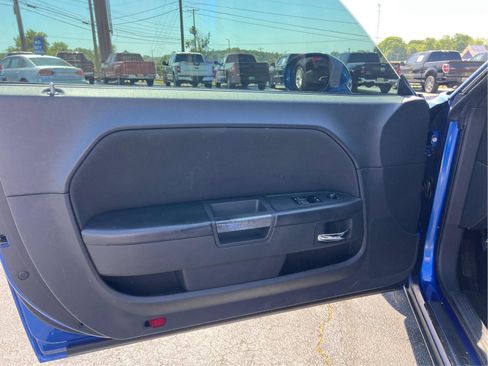 Used 2012 Dodge Challenger R/T image 16