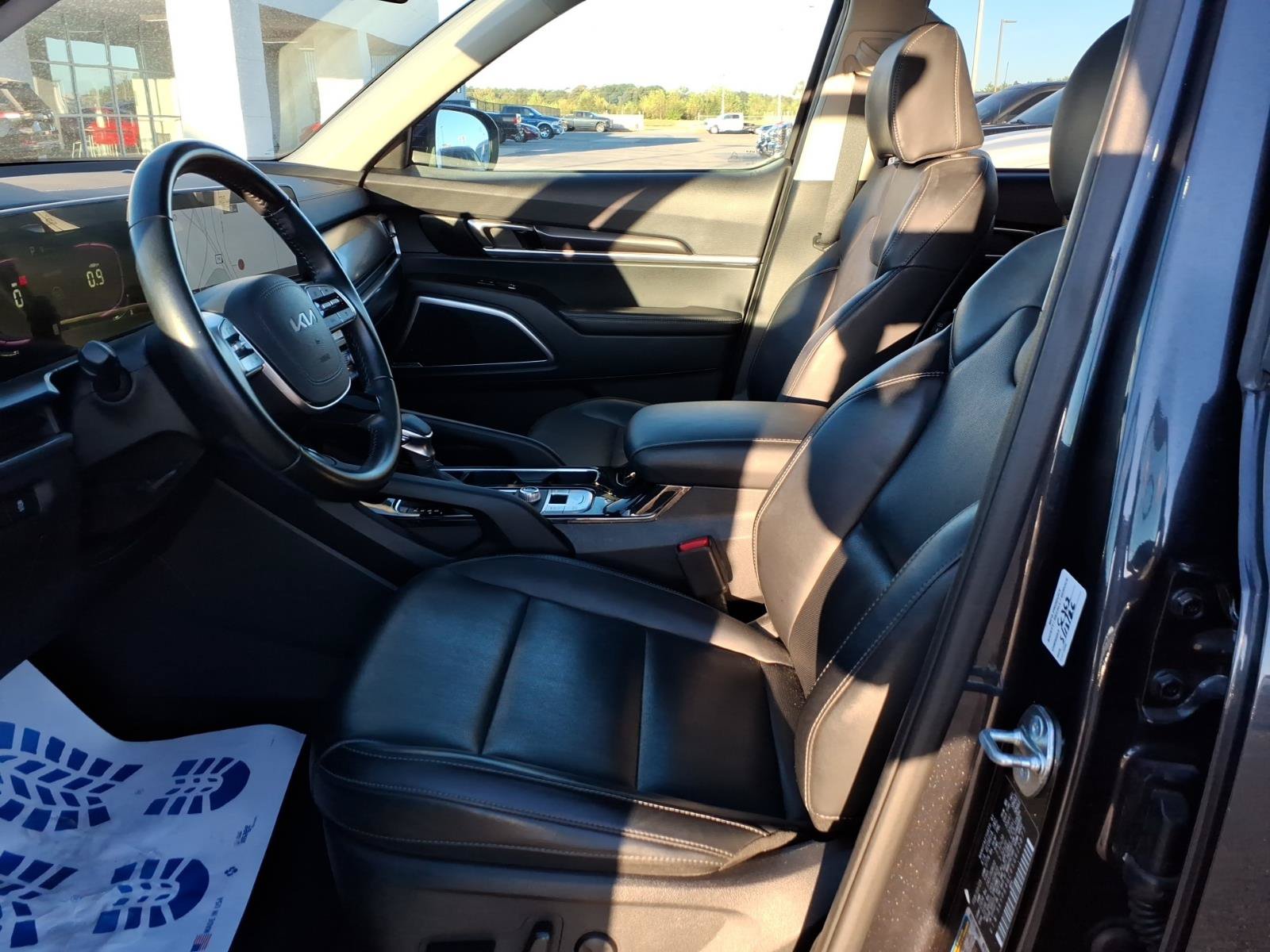 Used 2025 Kia Telluride S FWD image 12